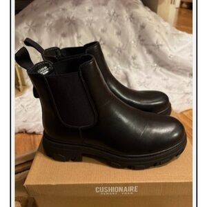 NWT & box Cushionaire memory foam modern black boots, 1.5 inch heel, size 9